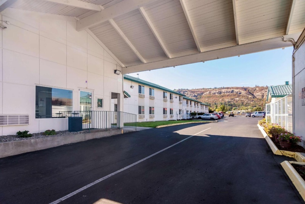 Motel 6-The Dalles, OR Main image